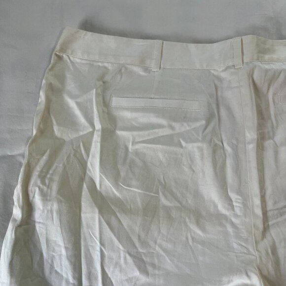 Michael by Michael Kors White High Waist 11" Inseam Bermuda Shorts | Size 18W - Picture 6 of 6